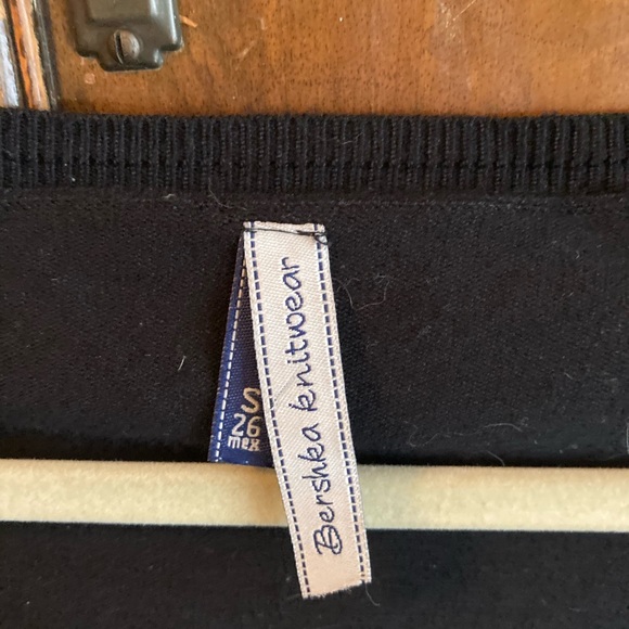 Cropped bershka top - Picture 2 of 2